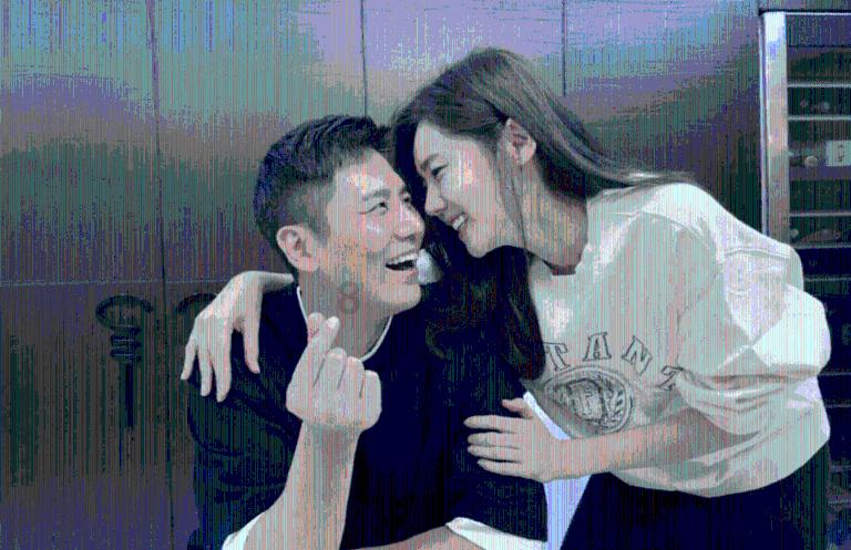 夫妇连续4年各回各家过年，教授自说：“教授：“夫妻分居型”春节没什么不好